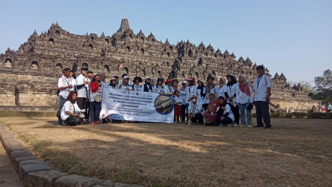 De Ikut Bojo Homestay Magelang Bagian luar foto